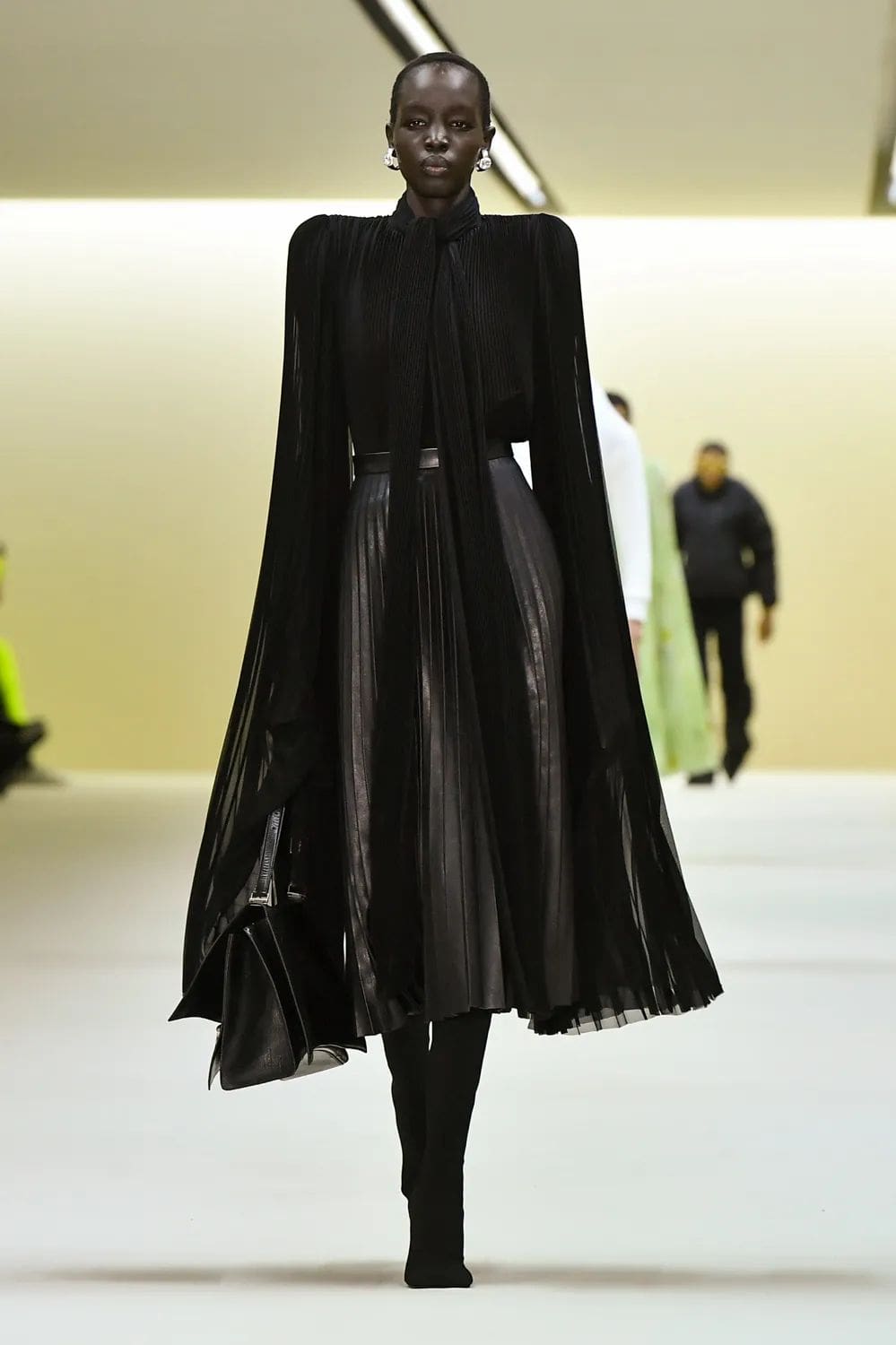 バレンシアガ 秋冬 2023 2024 Runway 雑誌25
