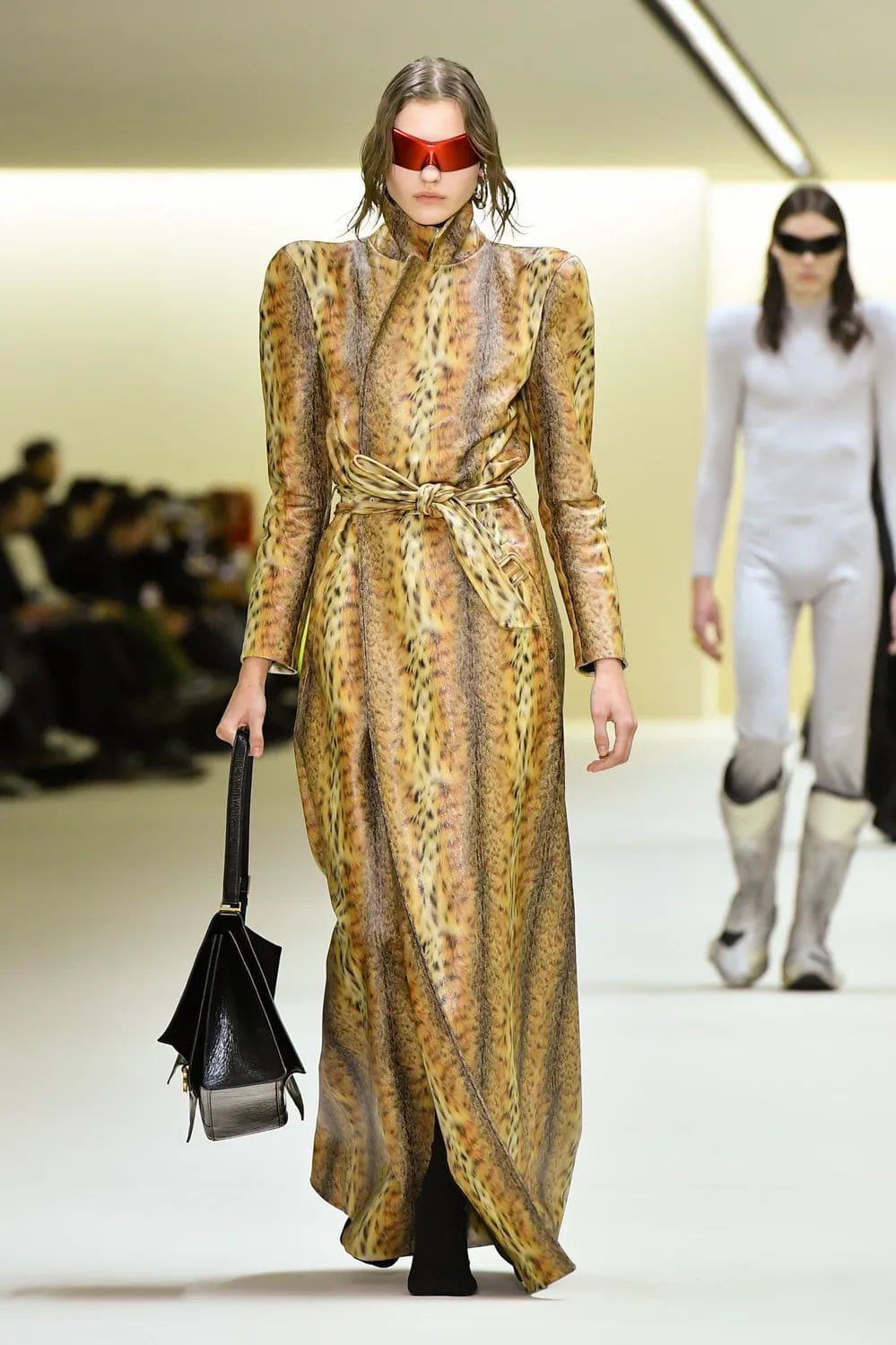 バレンシアガ 秋冬 2023 2024 Runway 雑誌45
