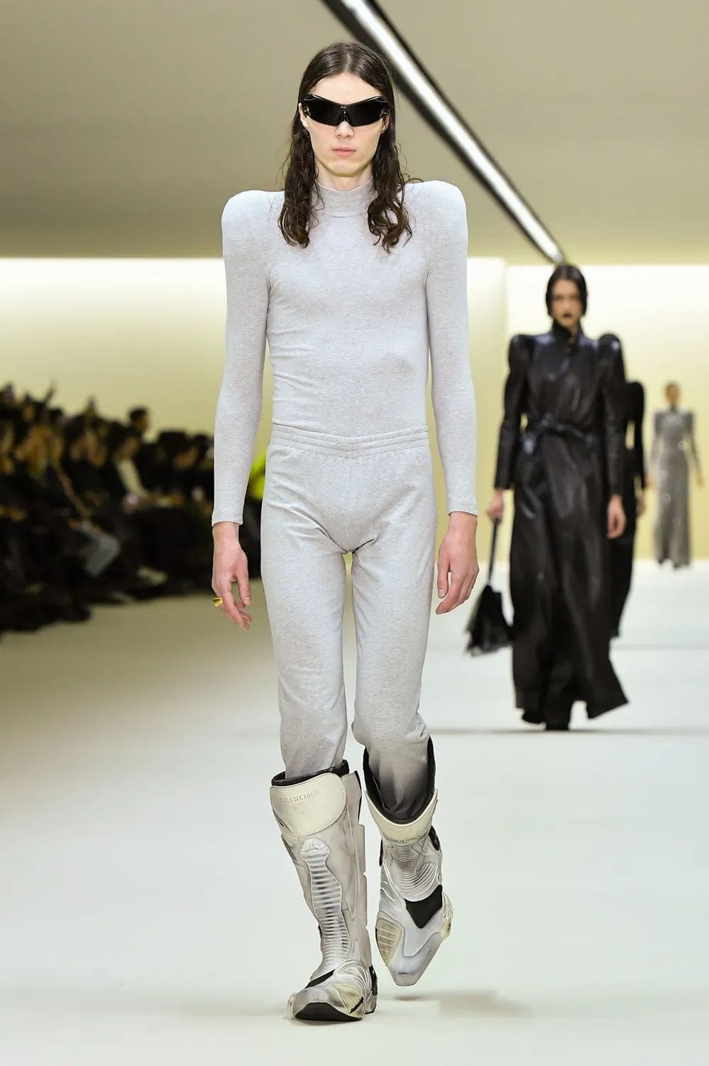 バレンシアガ 秋冬 2023 2024 Runway 雑誌46