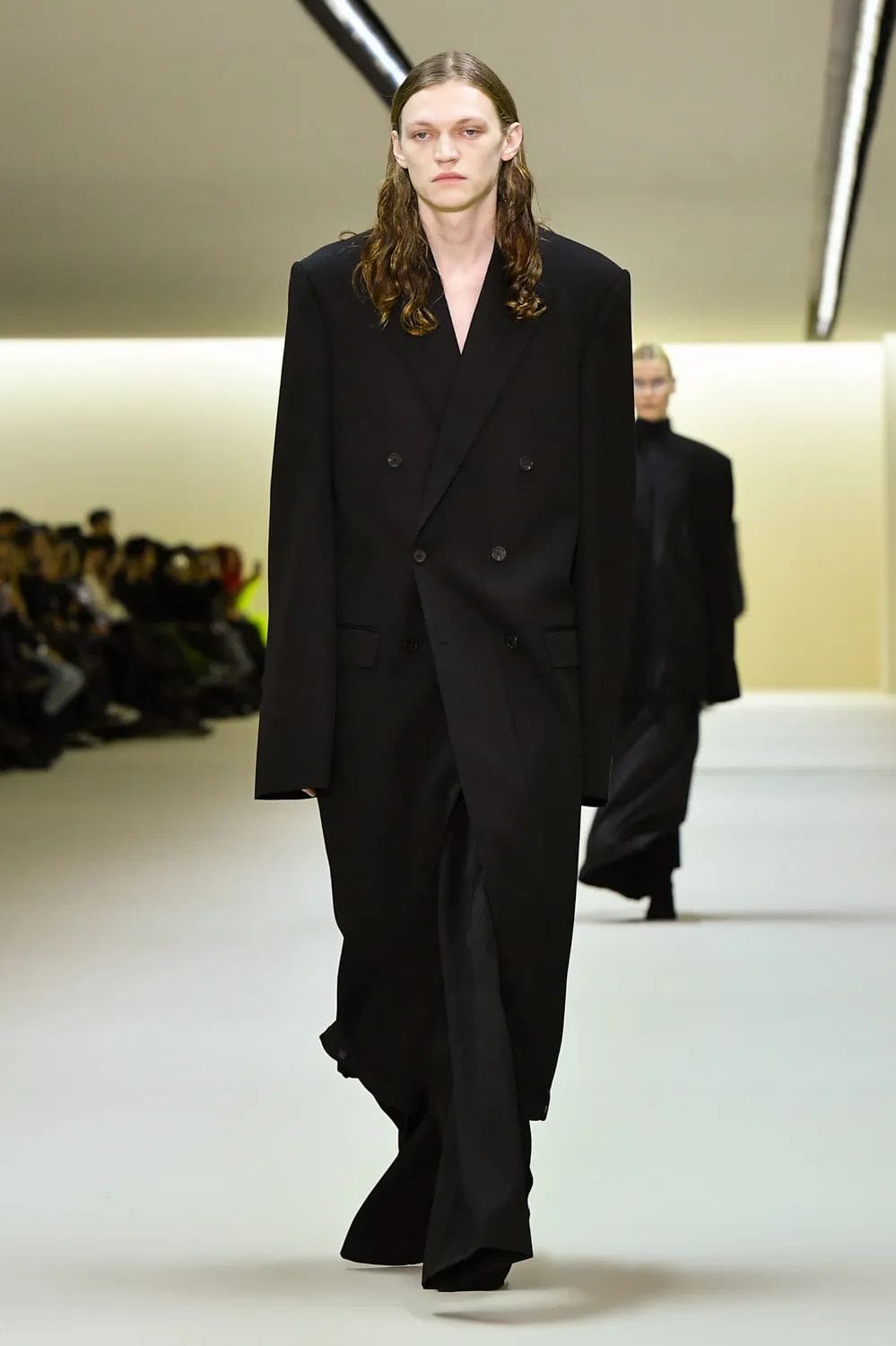 バレンシアガ 秋冬 2023 2024 Runway 雑誌6