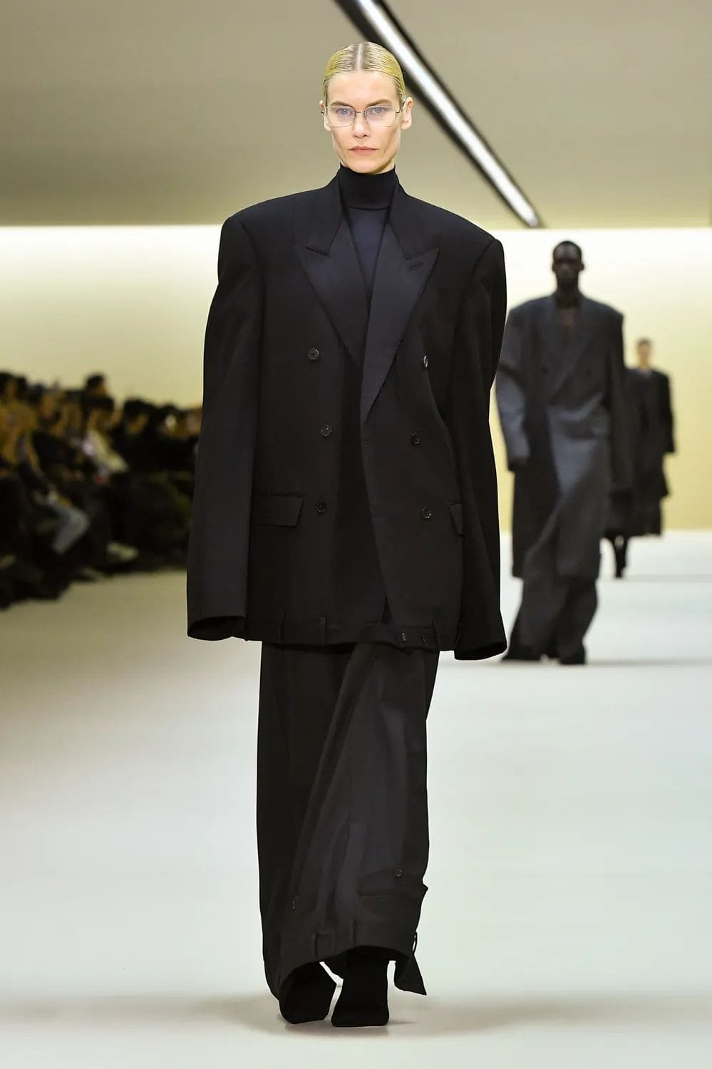 バレンシアガ 秋冬 2023 2024 Runway 雑誌7