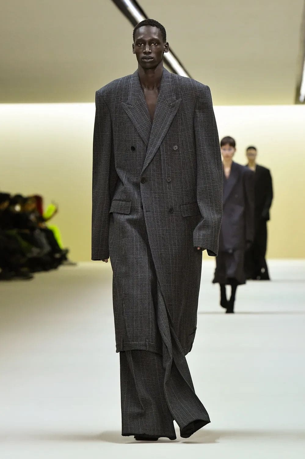 バレンシアガ 秋冬 2023 2024 Runway 雑誌8