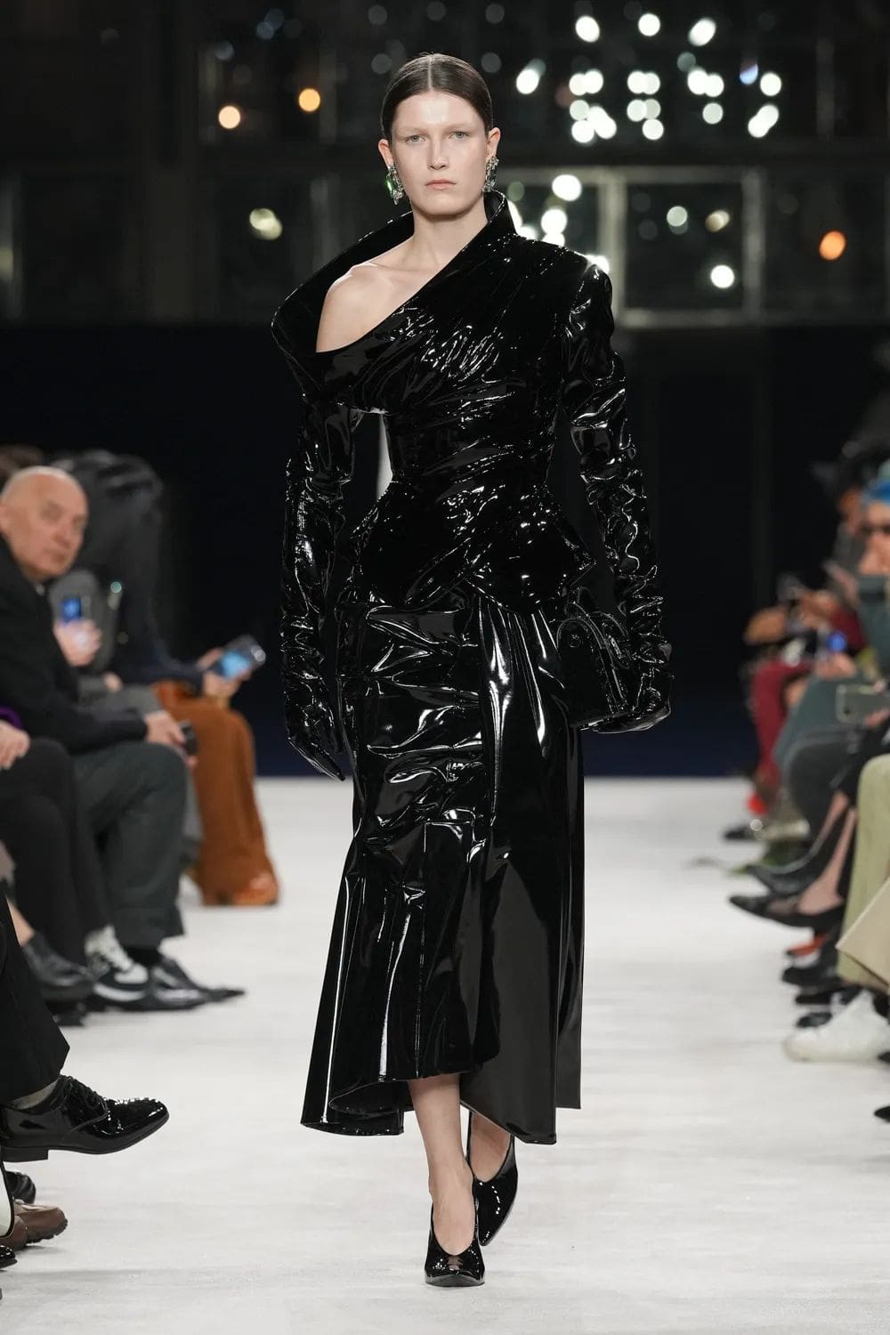 巴尔曼 (Balmain) 秋冬 2023 2024 巴黎 Runway 11杂志