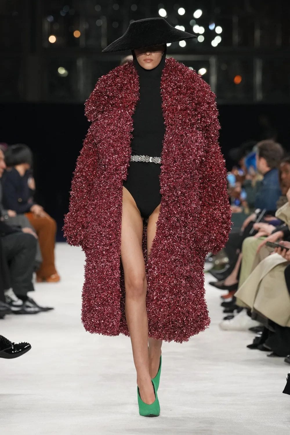 巴尔曼 (Balmain) 秋冬 2023 2024 巴黎 Runway 30杂志