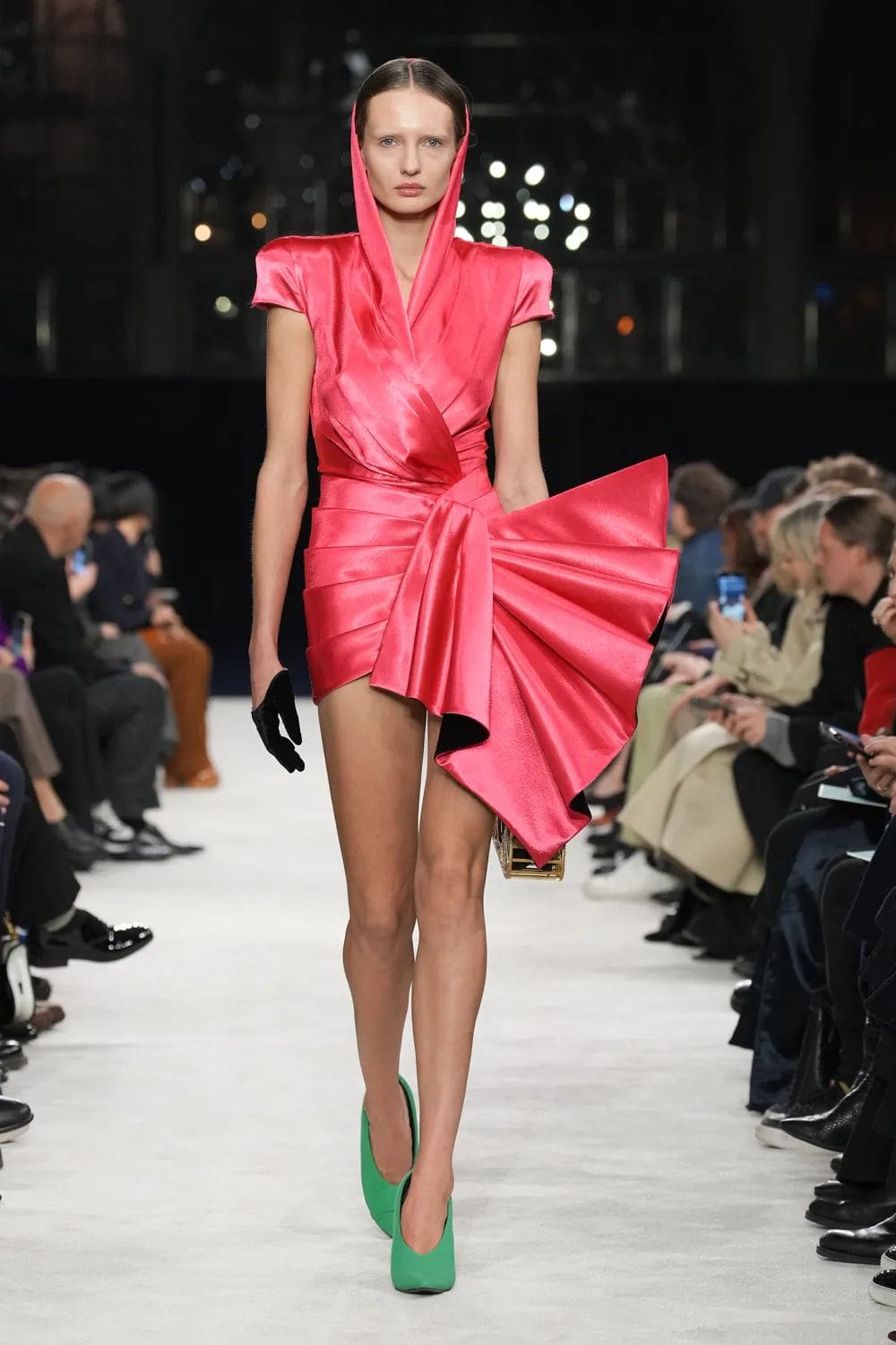 巴尔曼 (Balmain) 秋冬 2023 2024 巴黎 Runway 31杂志