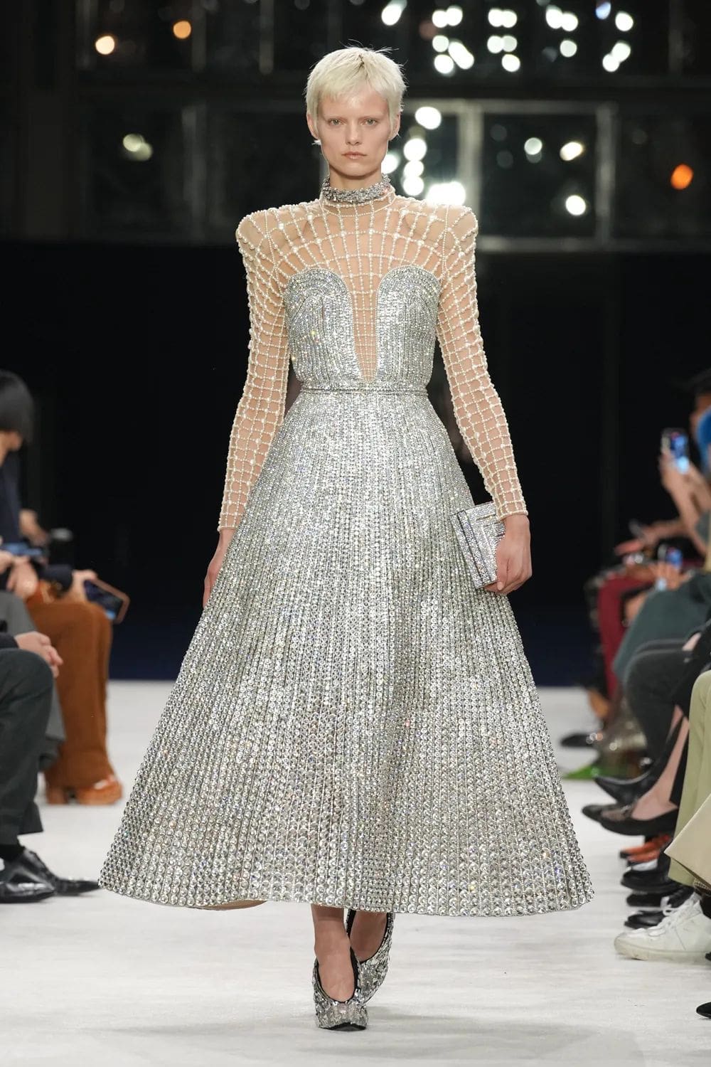 巴尔曼 (Balmain) 秋冬 2023 2024 巴黎 Runway 41杂志
