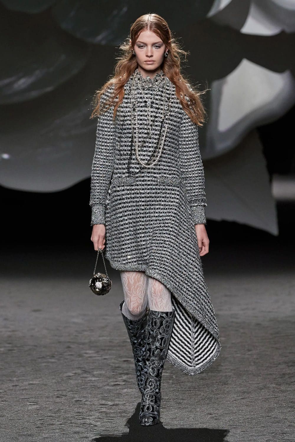 Chanel Fall Winter 2023 2024 Runway Magazine 48