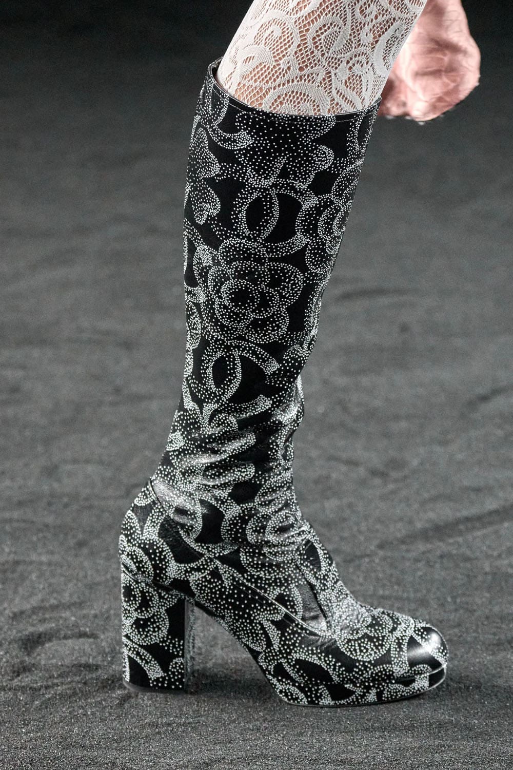 Chanel Fall Winter 2023 2024 Runway Magazine 94