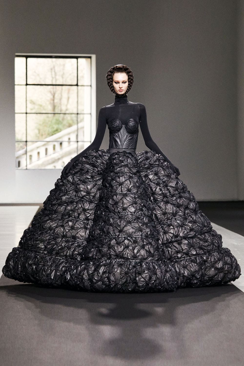 Chenpeng Fall Winter 2023 2024 Paris Runway Magazine 1
