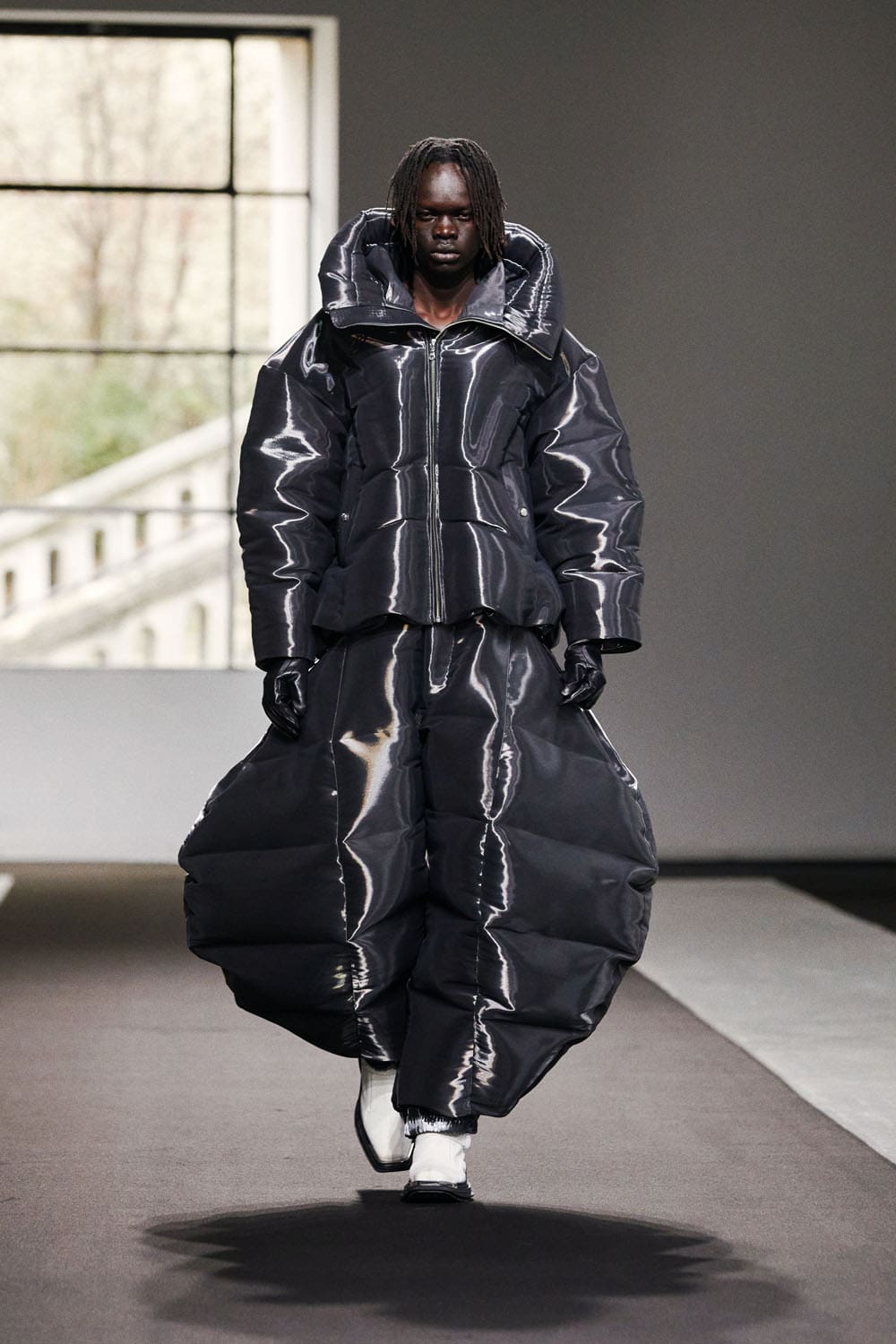 Chenpeng Fall Winter 2023 2024 Paris Runway Magazine 12