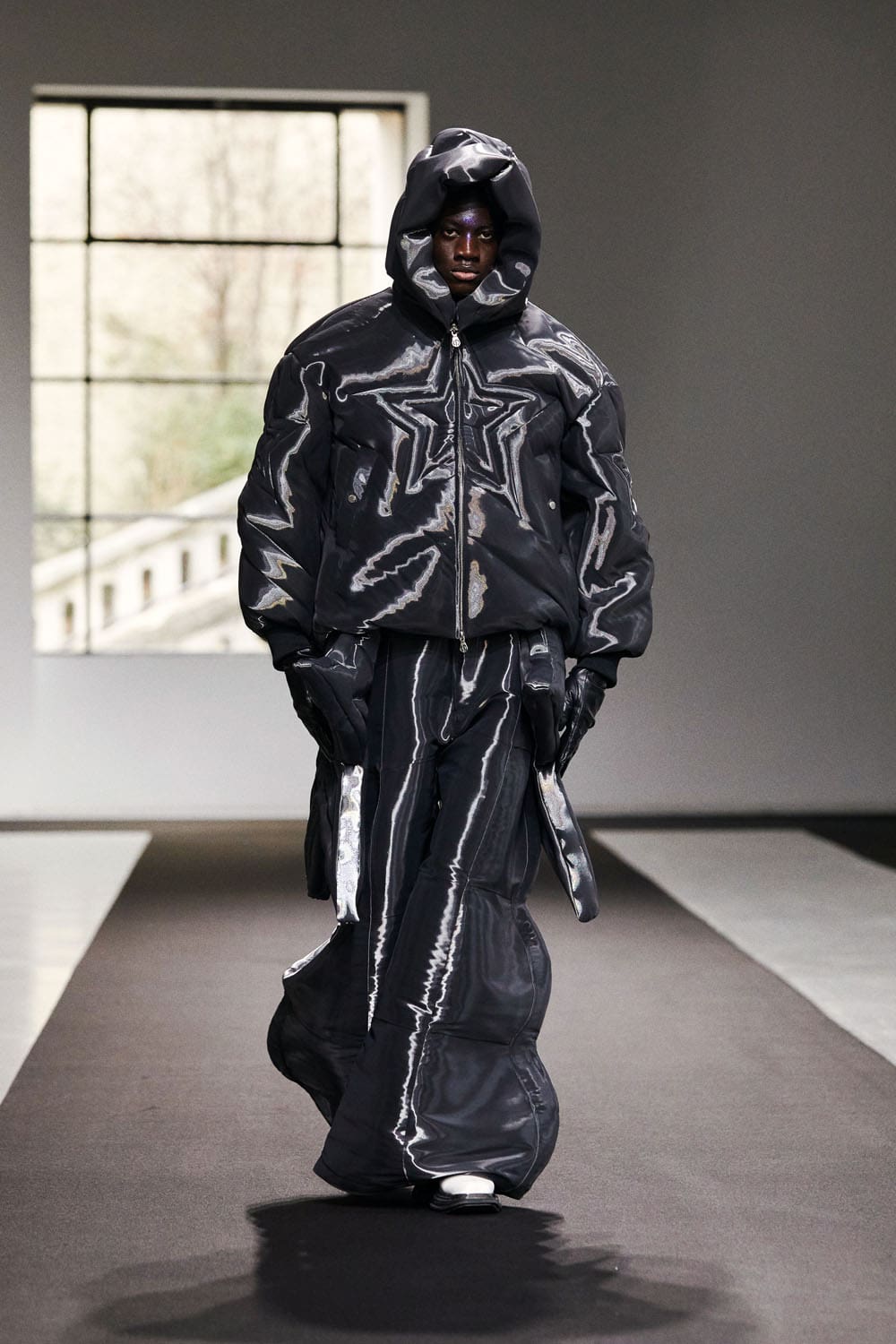 Chenpeng Fall Winter 2023 2024 Paris Runway Magazine 13