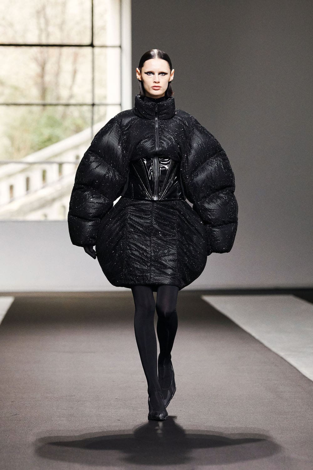 Chenpeng Fall Winter 2023 2024 Paris Runway Magazine 15