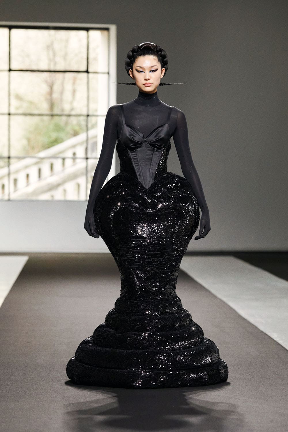 Chenpeng Fall Winter 2023 2024 Paris Runway Magazine 2