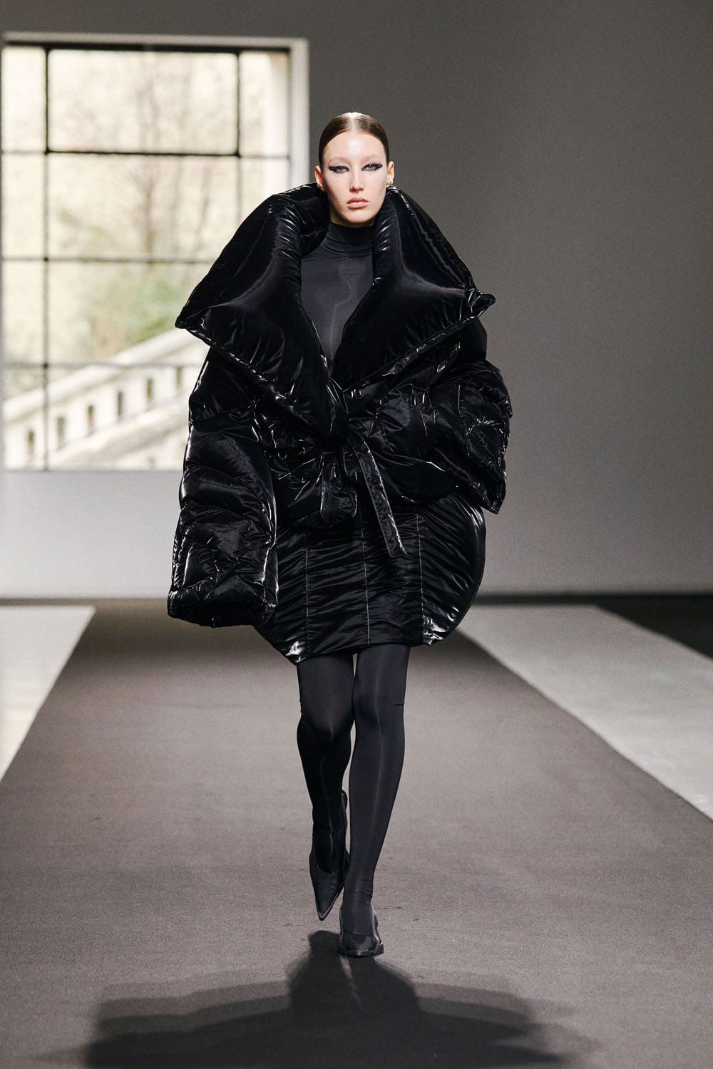 Chenpeng Fall Winter 2023 2024 Paris Runway Magazine 21