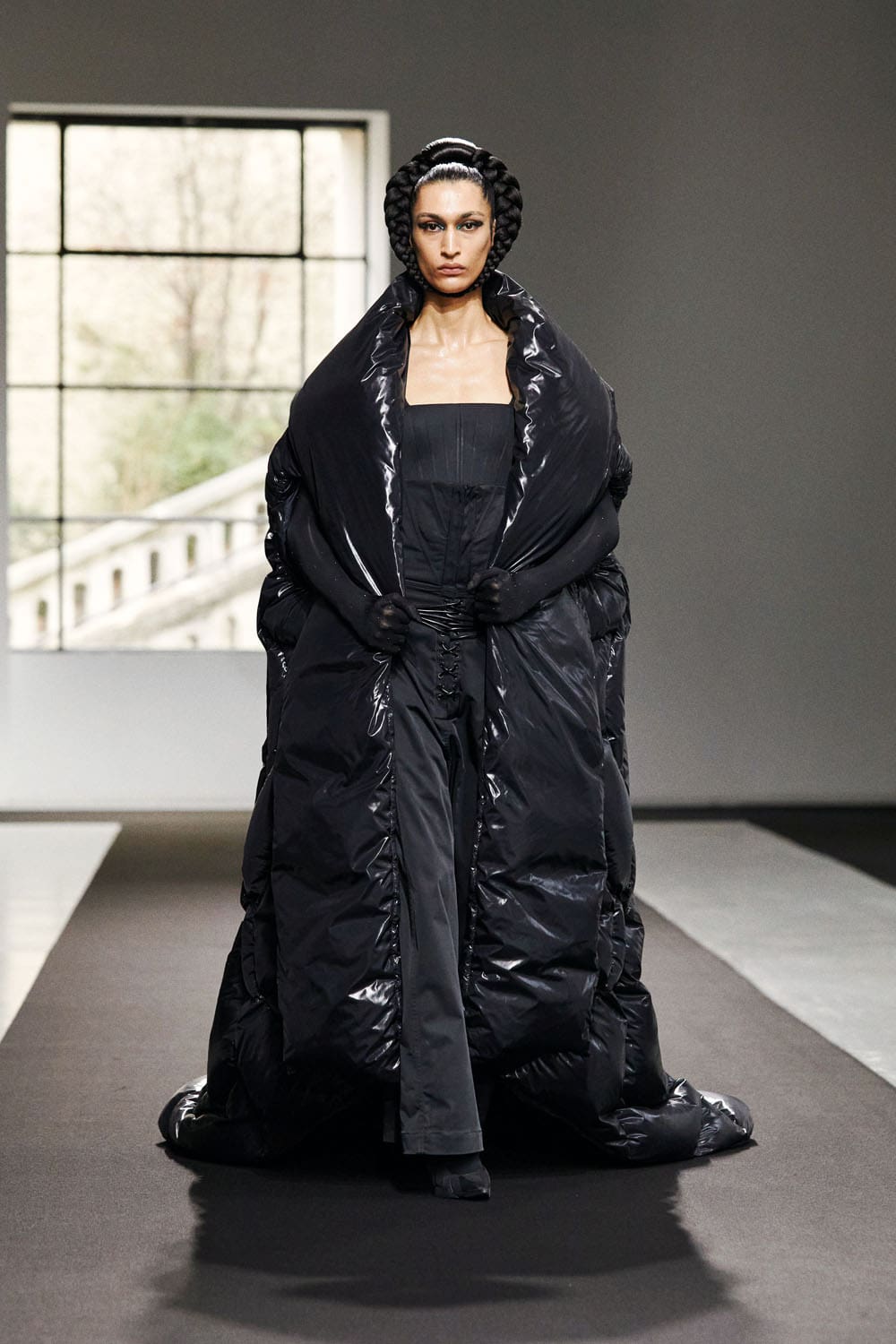 Chenpeng Fall Winter 2023 2024 Paris Runway Magazine 4