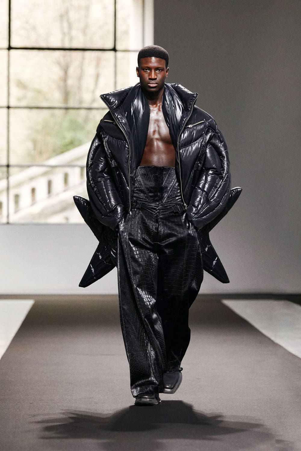 Chenpeng Fall Winter 2023 2024 Paris Runway Magazine 8