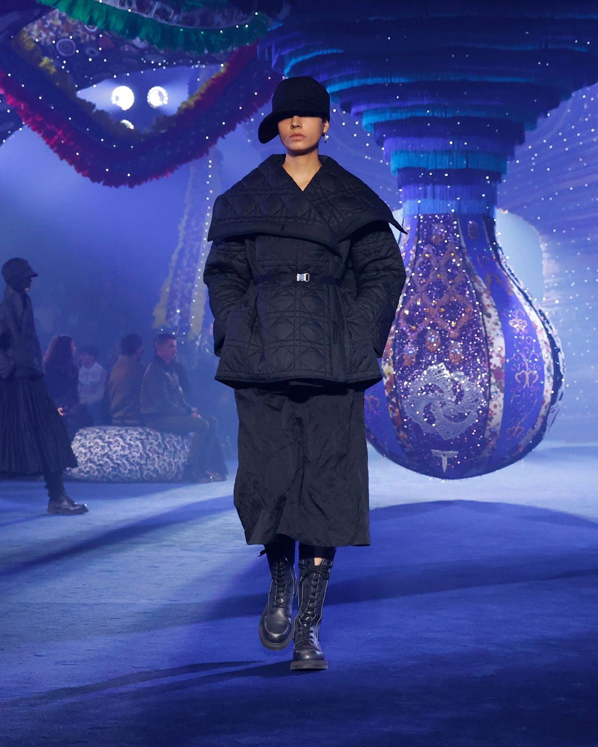 迪奥秋冬 2023 2024 巴黎 Runway 17杂志