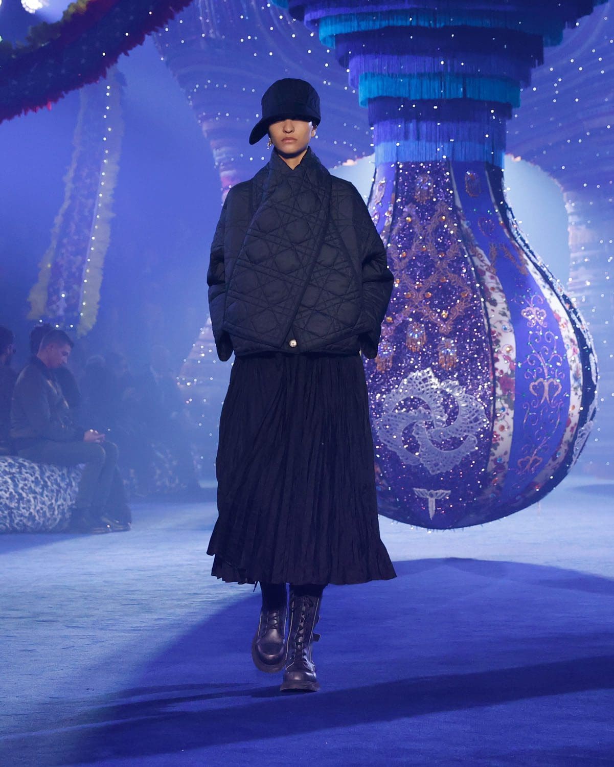 迪奥秋冬 2023 2024 巴黎 Runway 18杂志