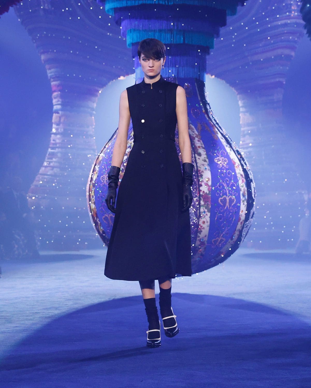 迪奥秋冬 2023 2024 巴黎 Runway 19杂志