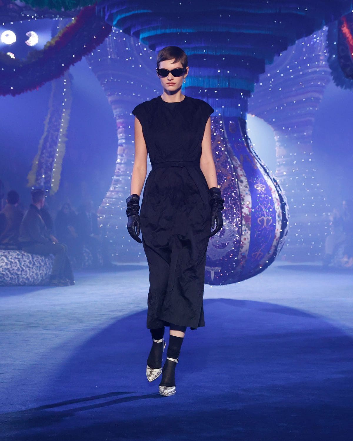 迪奥秋冬 2023 2024 巴黎 Runway 2杂志