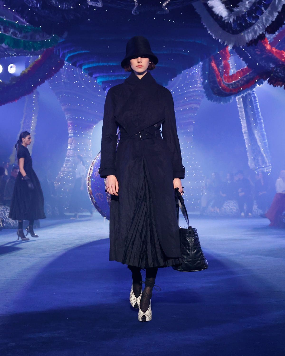 迪奥秋冬 2023 2024 巴黎 Runway 4杂志