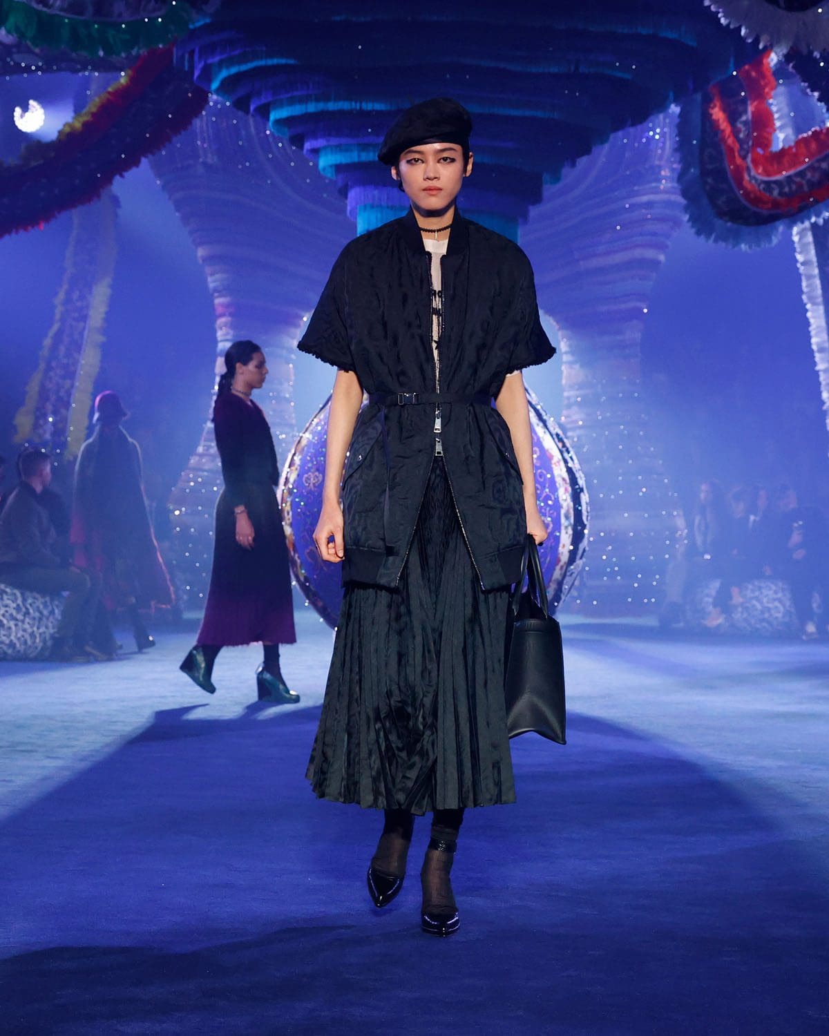 迪奥秋冬 2023 2024 巴黎 Runway 43杂志