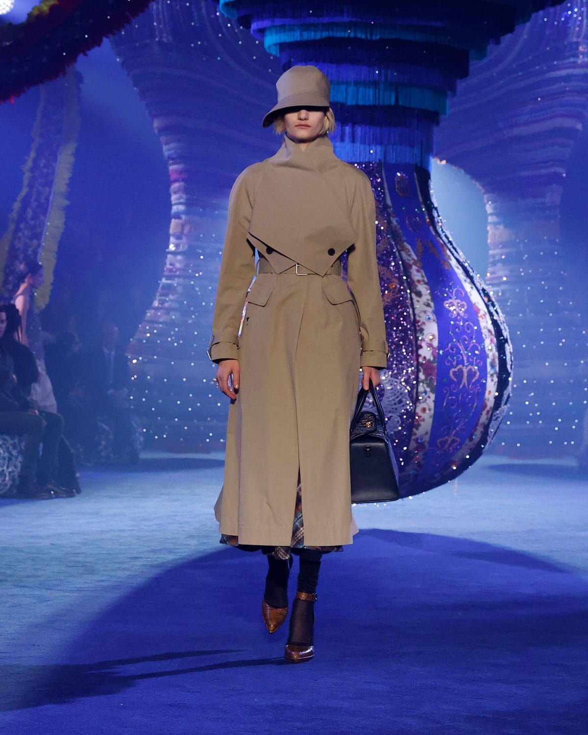 迪奥秋冬 2023 2024 巴黎 Runway 63杂志