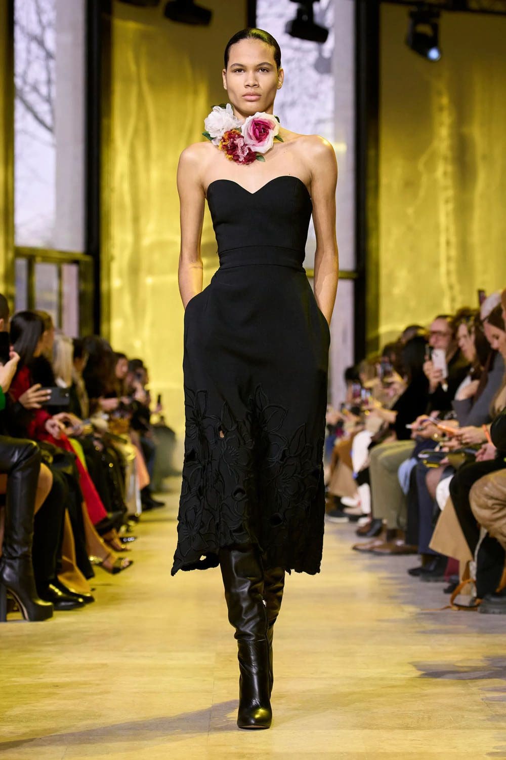 Elie Saab Autunno Inverno 2023 2024 Parigi Runway 13 Magazine