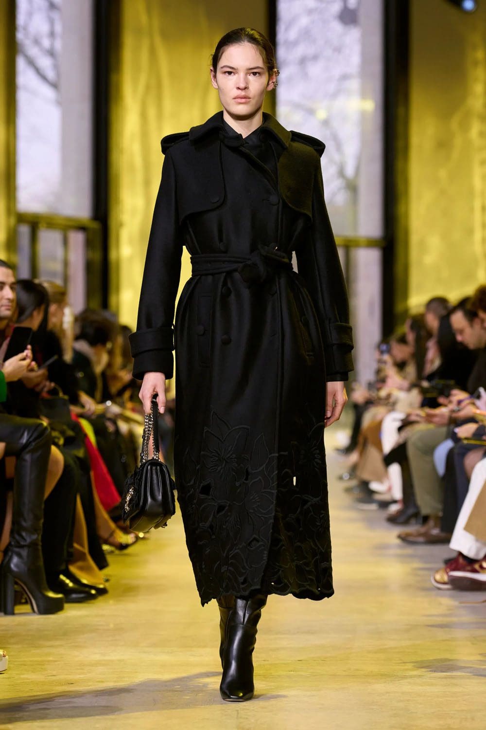 Elie Saab Autunno Inverno 2023 2024 Parigi Runway 18 Magazine