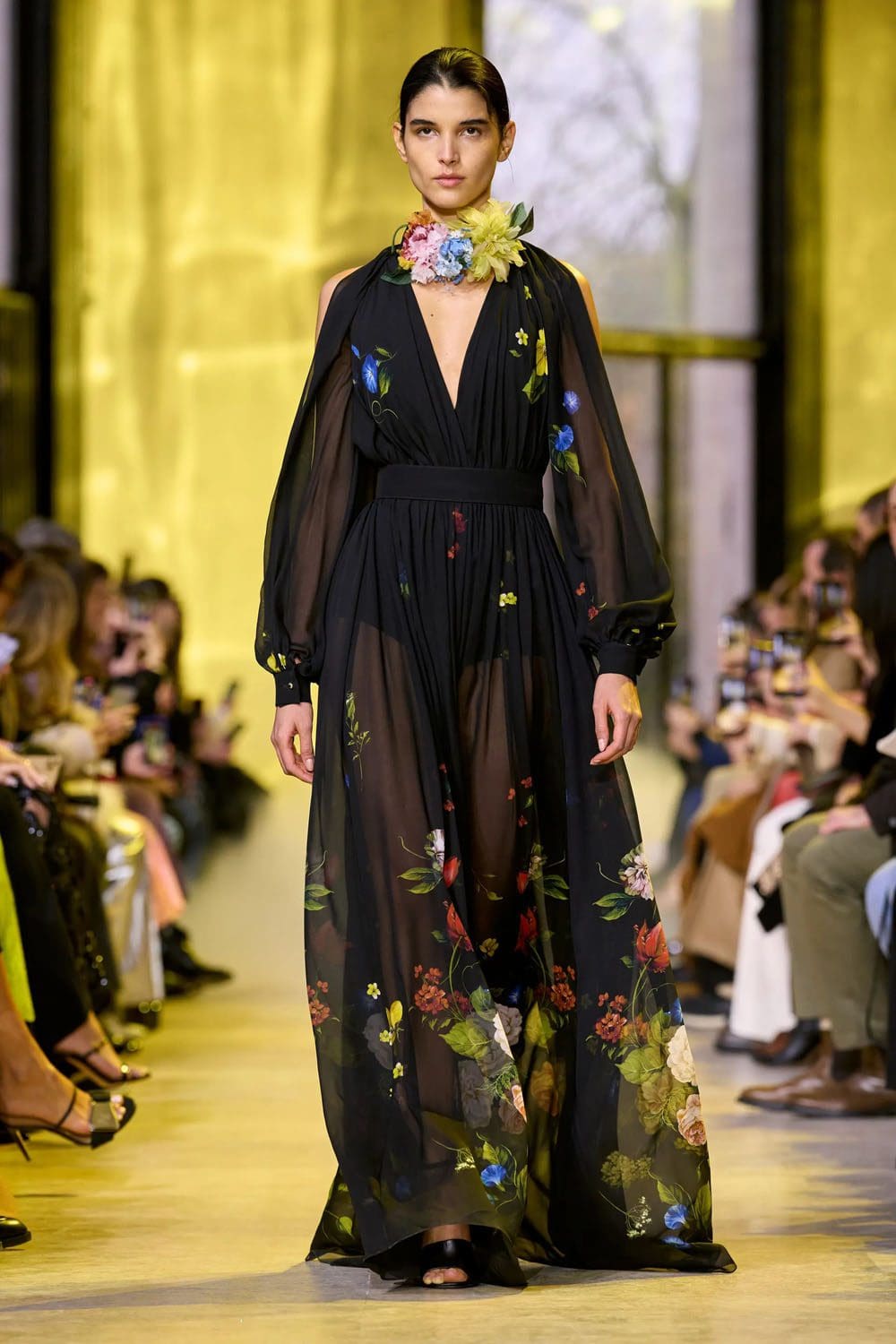 Elie Saab Autunno Inverno 2023 2024 Parigi Runway 2 Magazine