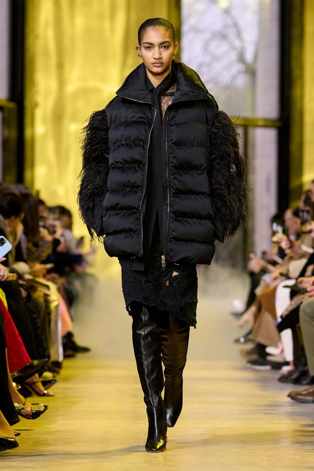 Elie Saab Autunno Inverno 2023 2024 Parigi Runway 21 Magazine