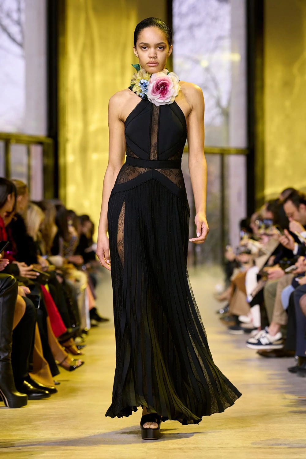 Elie Saab Autunno Inverno 2023 2024 Parigi Runway 28 Magazine