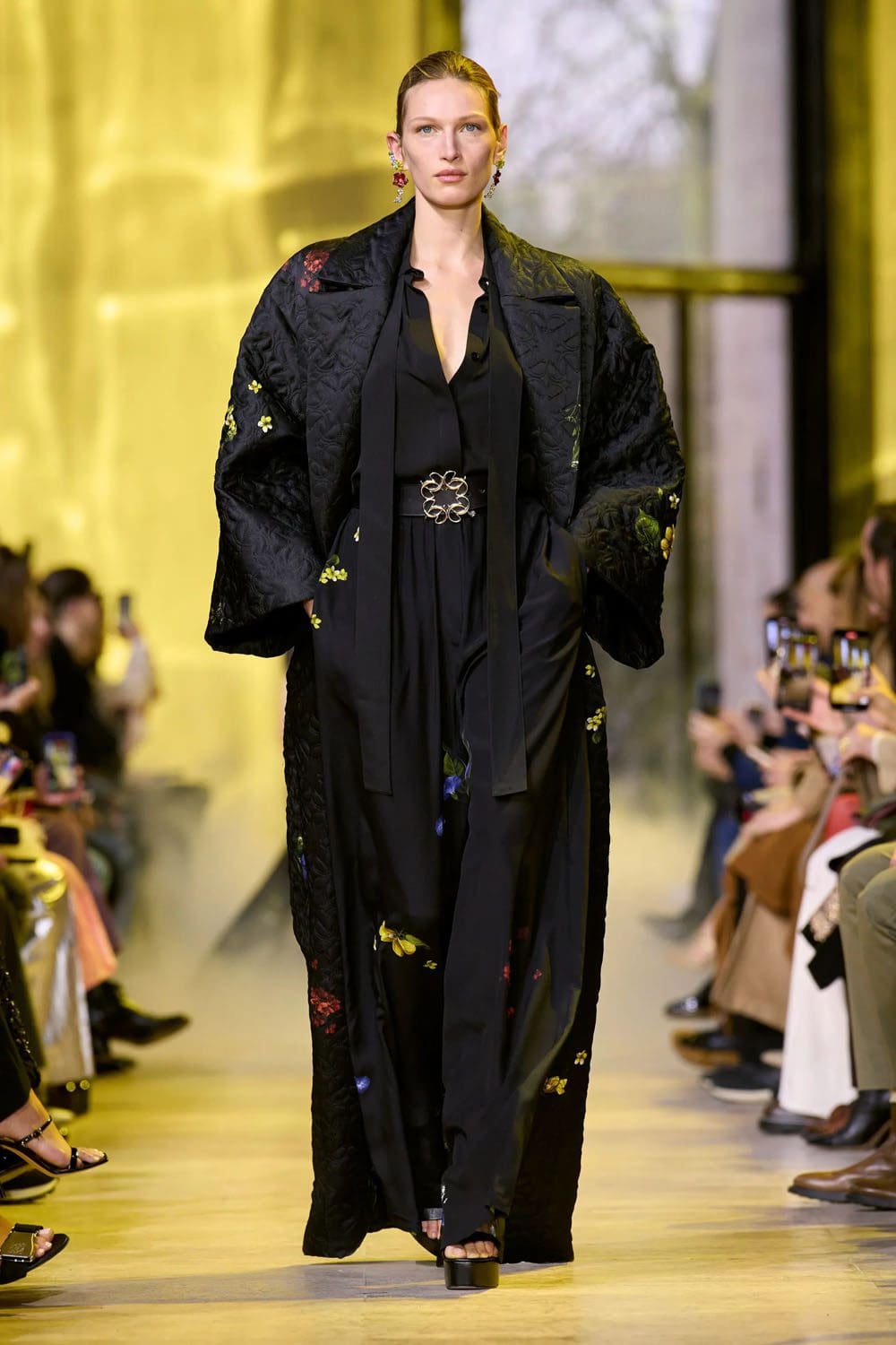 Elie Saab Autunno Inverno 2023 2024 Parigi Runway 3 Magazine
