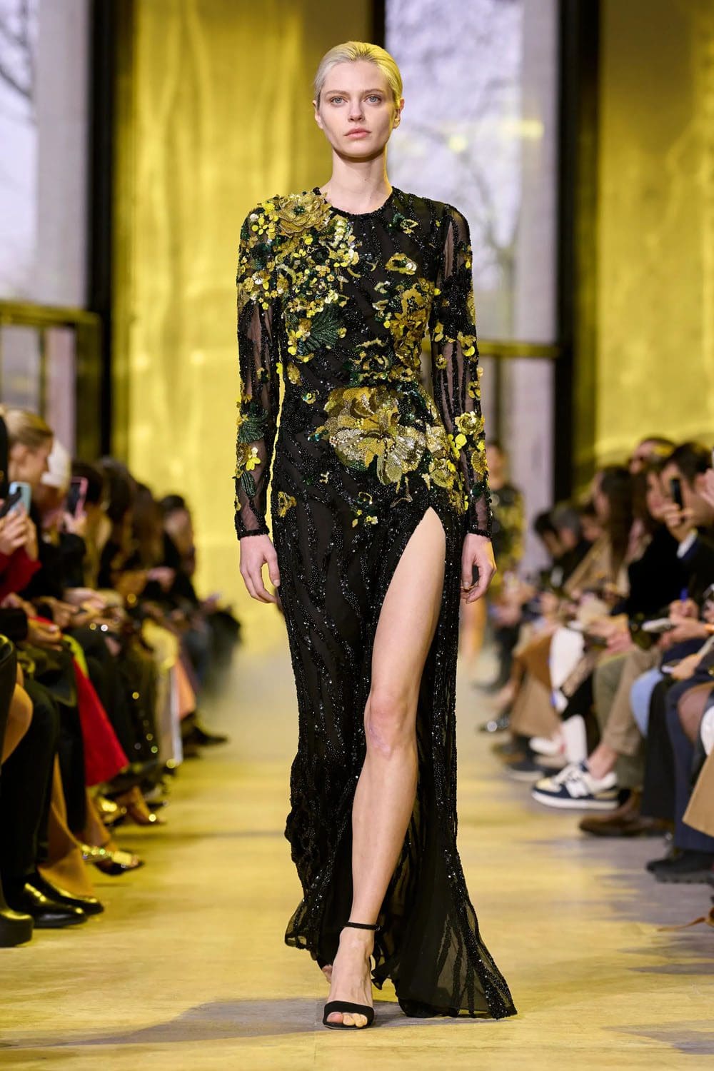 Elie Saab Autunno Inverno 2023 2024 Parigi Runway 34 Magazine