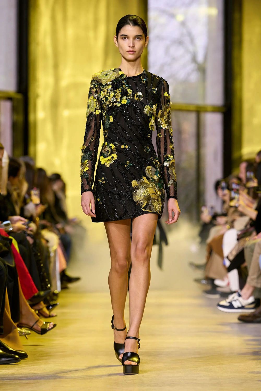 Elie Saab Autunno Inverno 2023 2024 Parigi Runway 36 Magazine