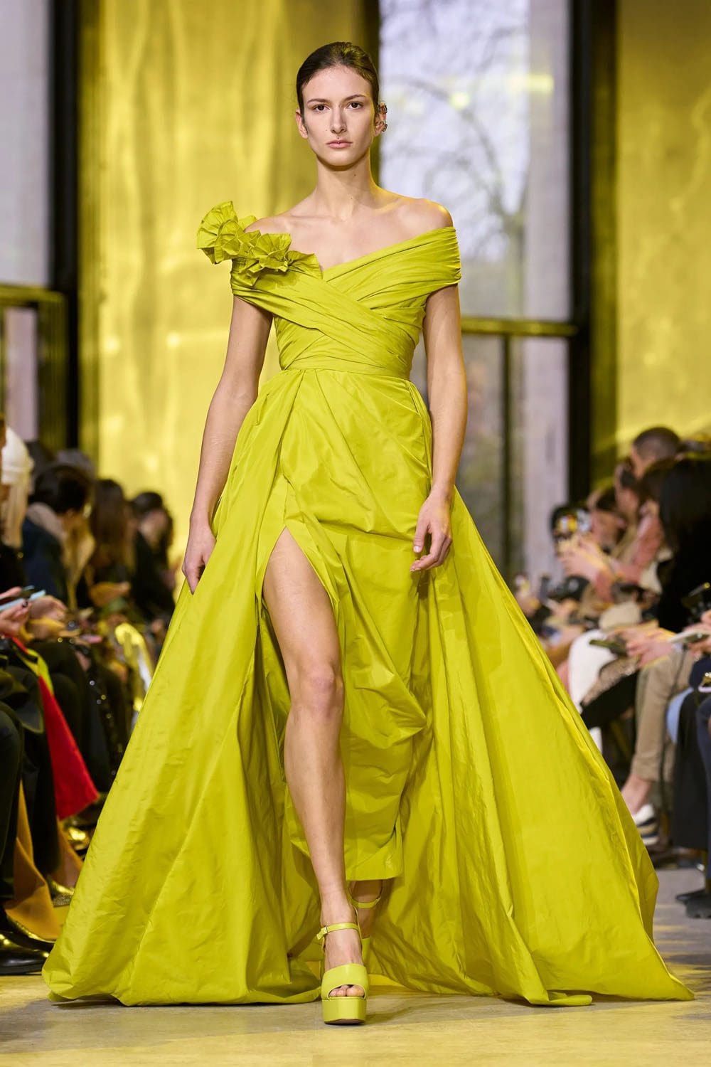 Elie Saab Autunno Inverno 2023 2024 Parigi Runway 44 Magazine