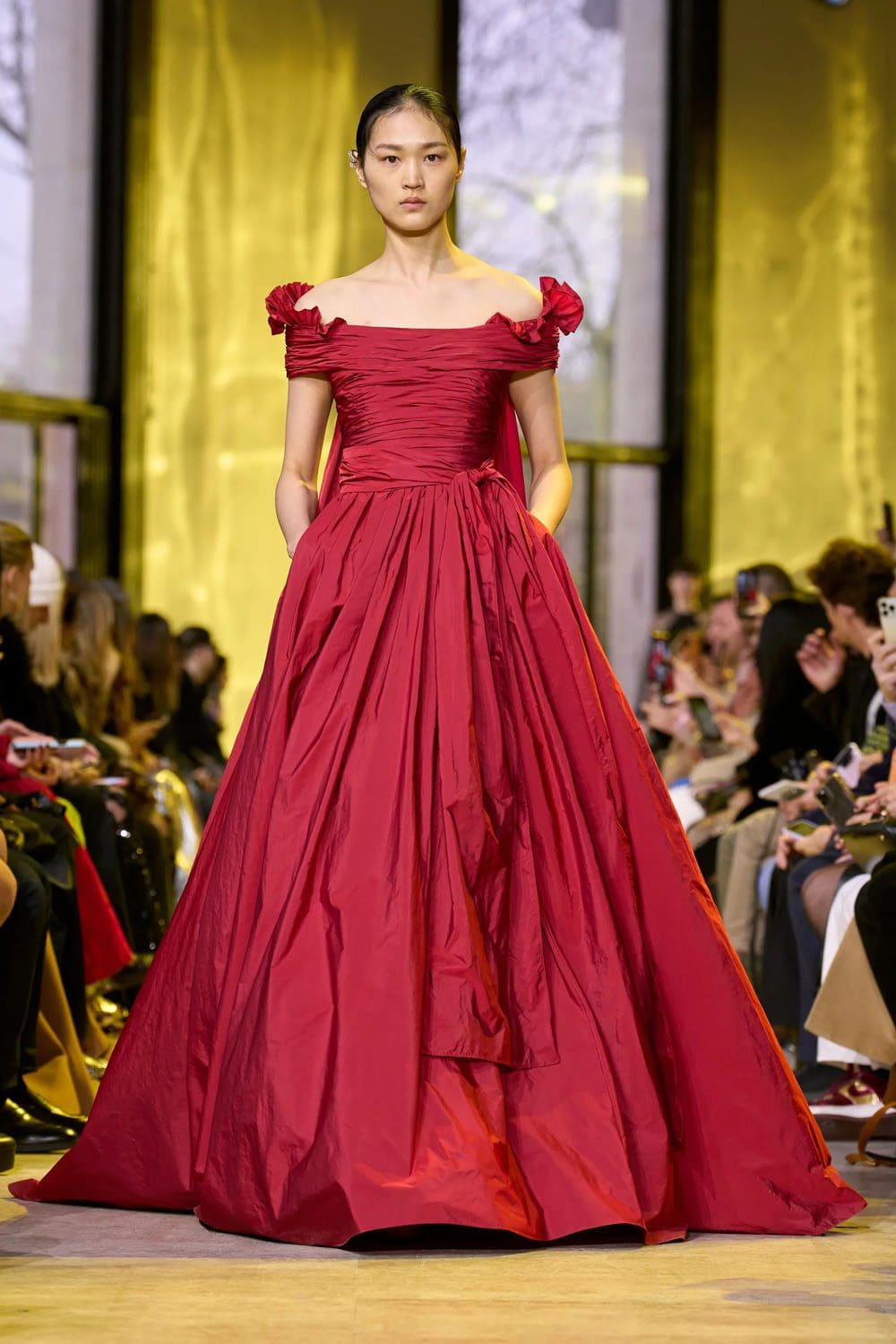 Elie Saab Autunno Inverno 2023 2024 Parigi Runway 48 Magazine