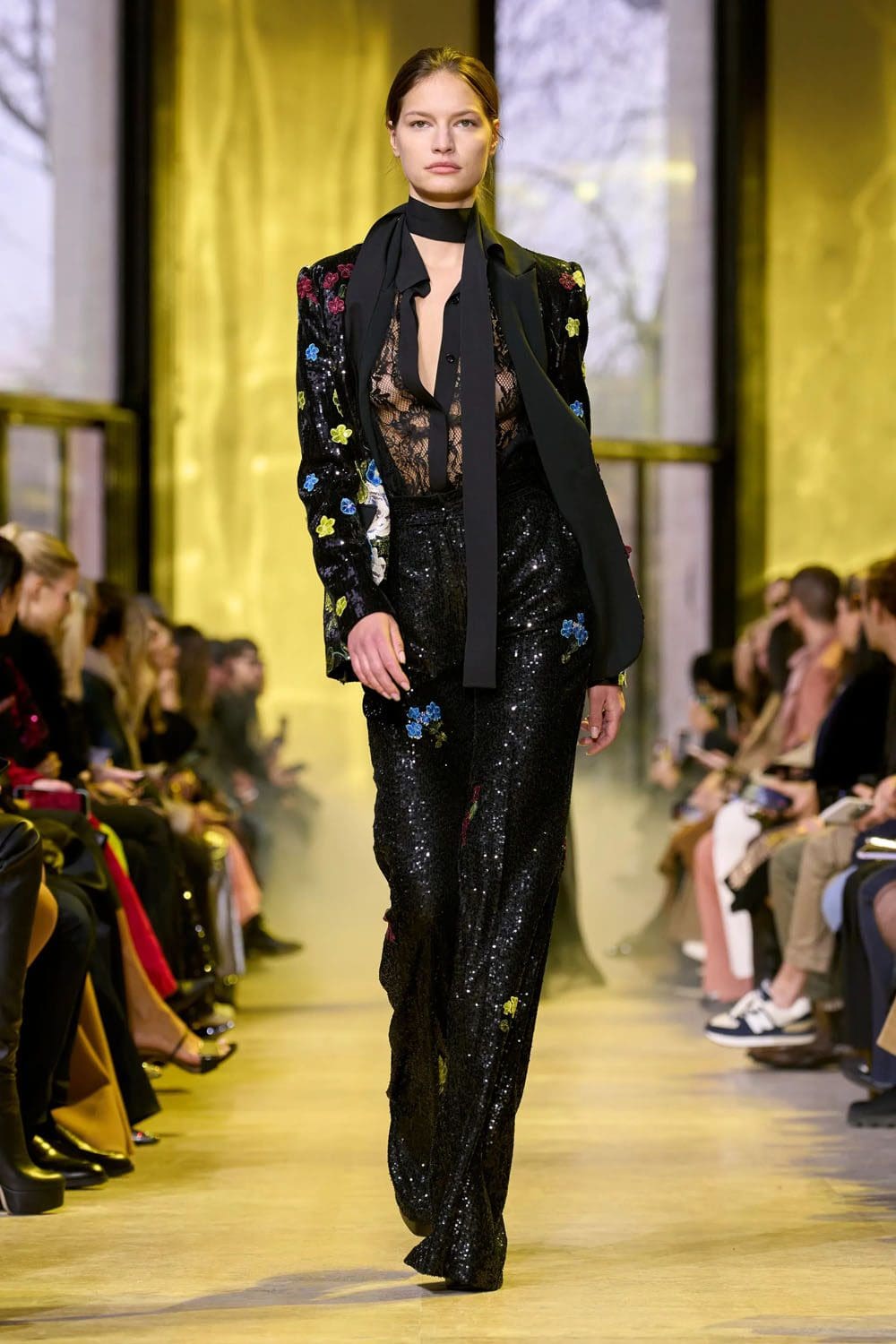 Elie Saab Autunno Inverno 2023 2024 Parigi Runway 65 Magazine