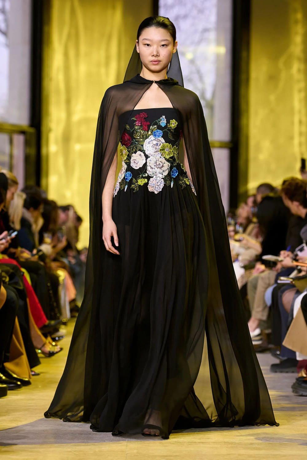 Elie Saab Autunno Inverno 2023 2024 Parigi Runway 66 Magazine