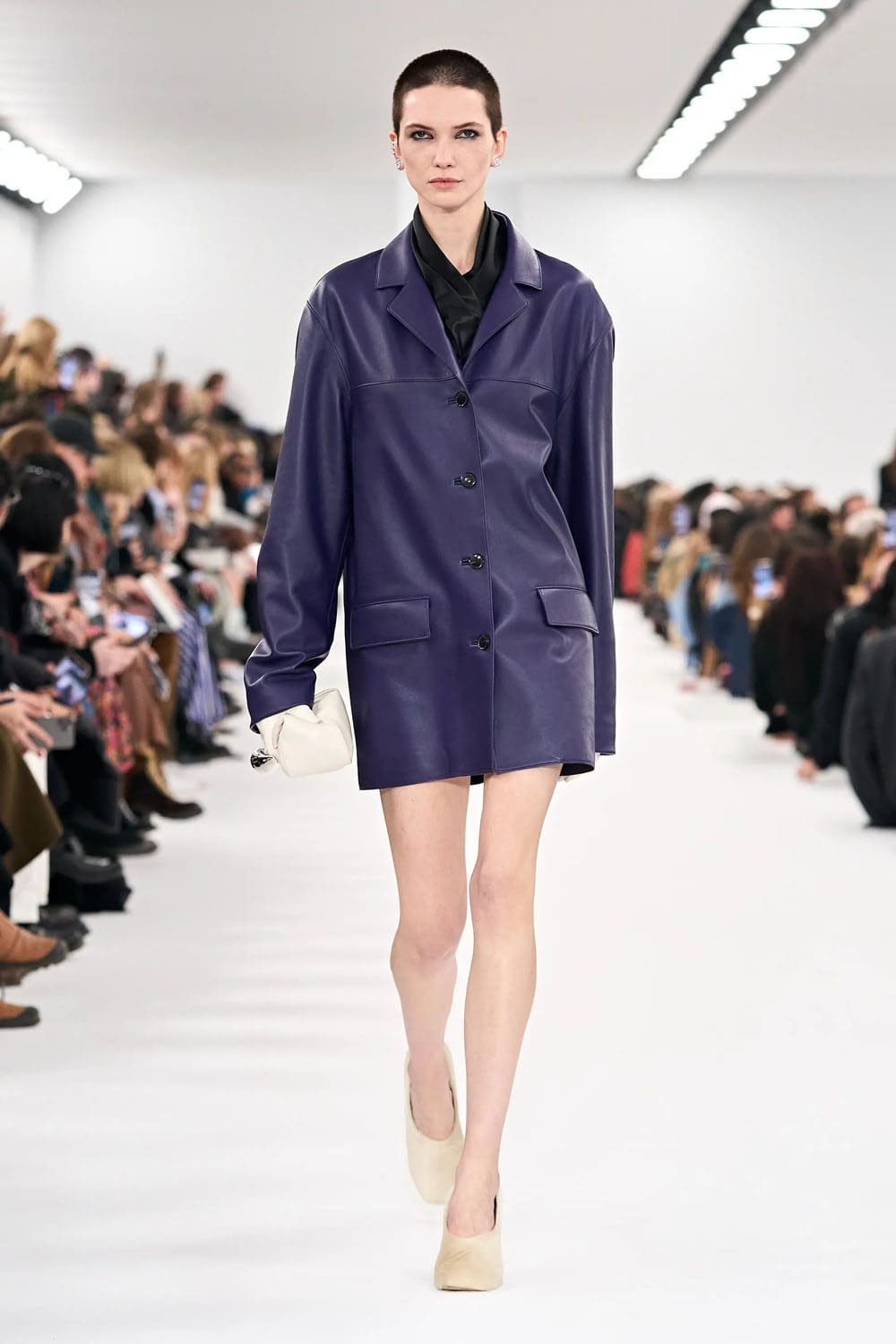 ジバンシィ 秋冬 2023 2024 パリ Runway 雑誌10