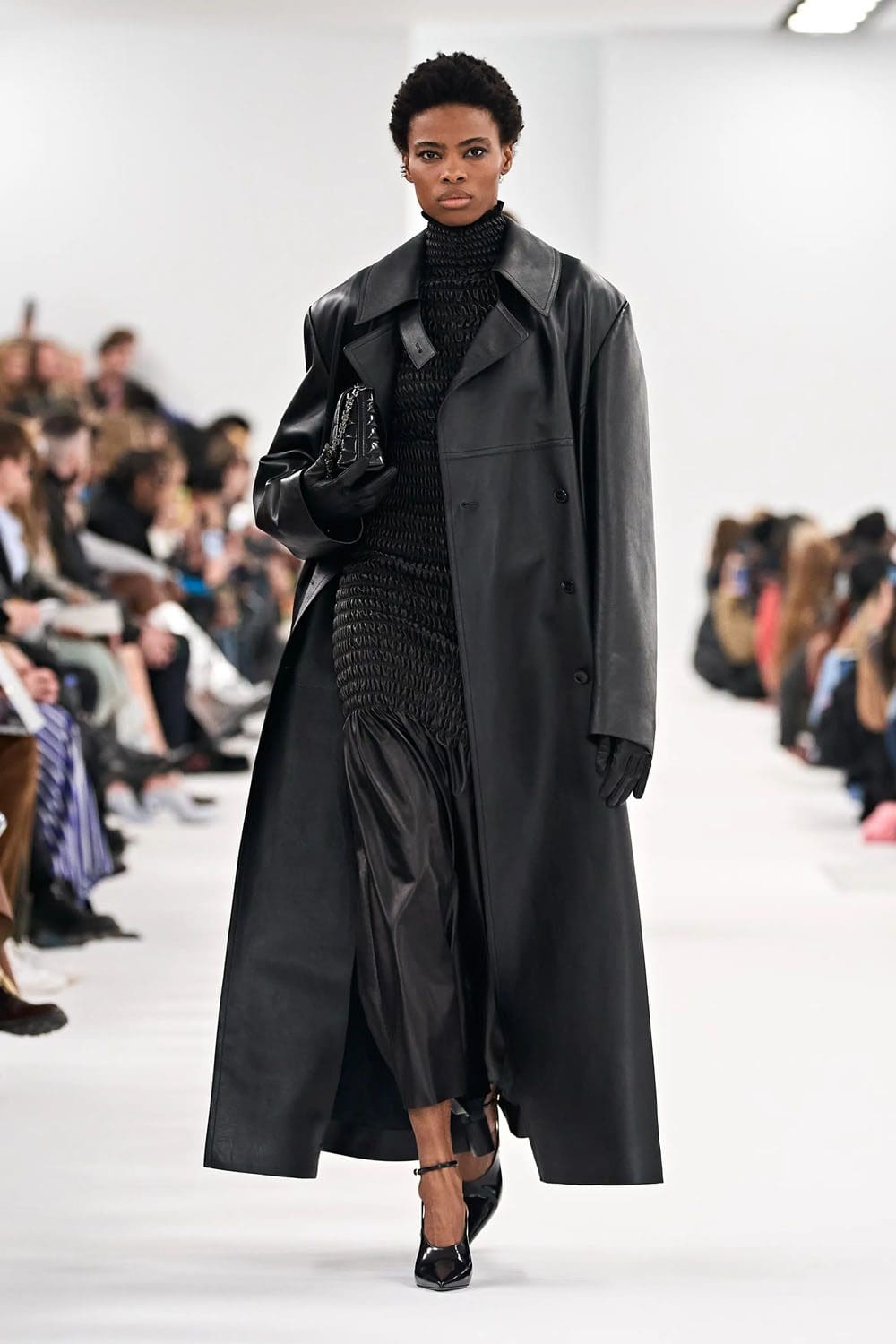 ジバンシィ 秋冬 2023 2024 パリ Runway 雑誌14