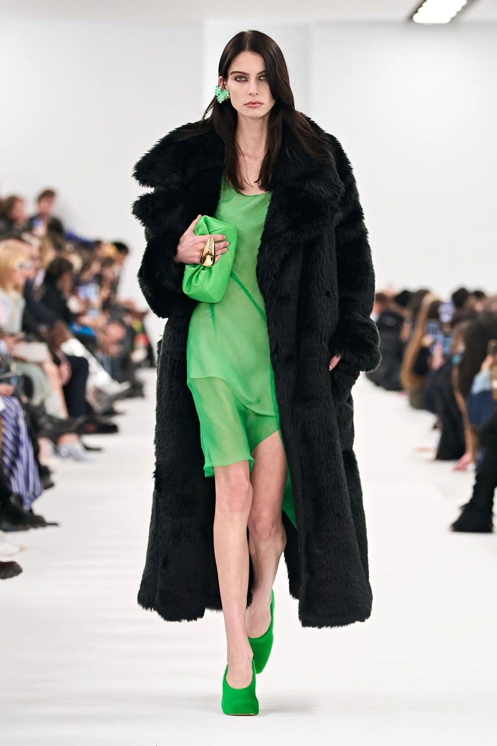 ジバンシィ 秋冬 2023 2024 パリ Runway 雑誌34