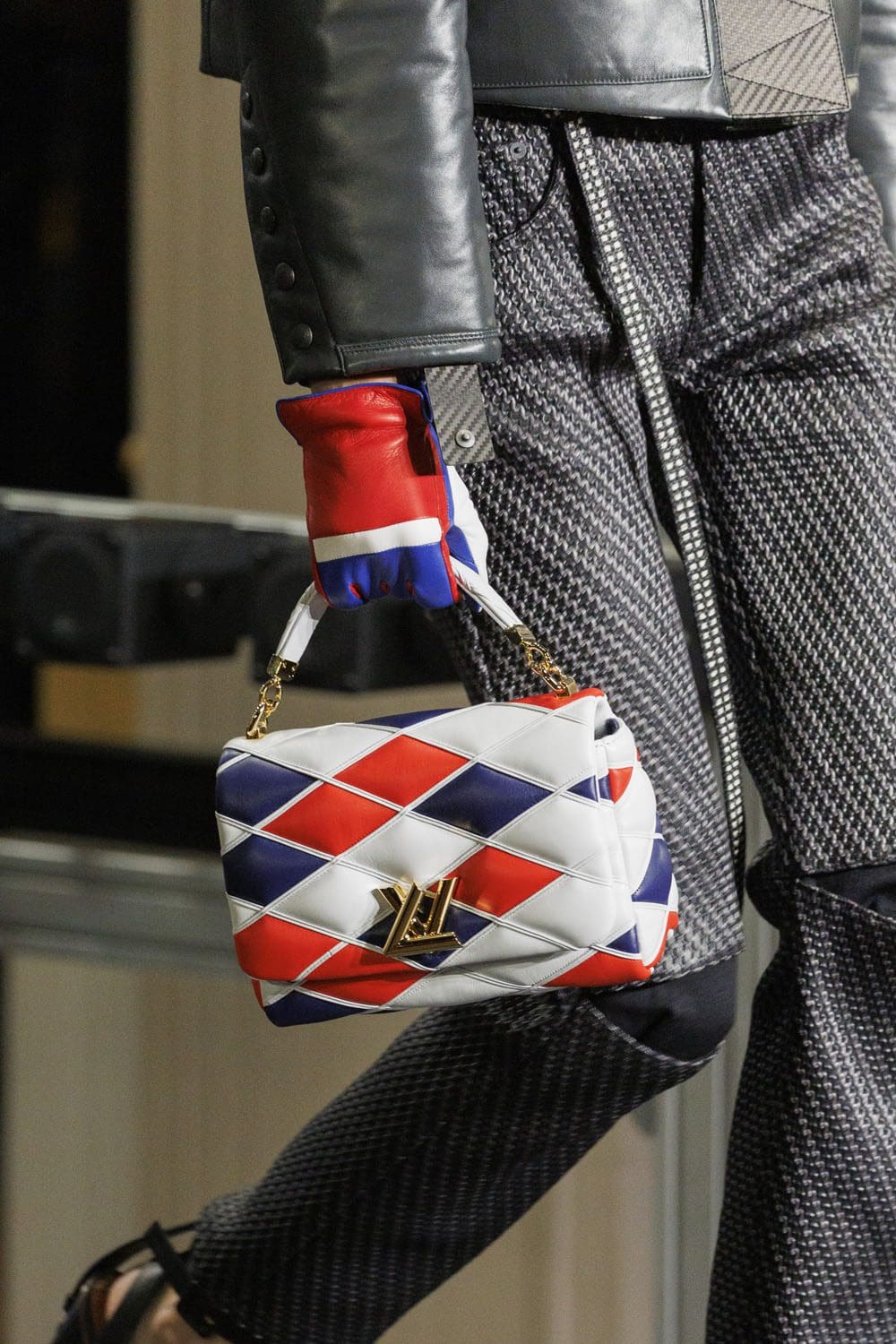 Louis Vuitton Otoño Invierno 2023 2024 Bolsos Runway Magazine 16