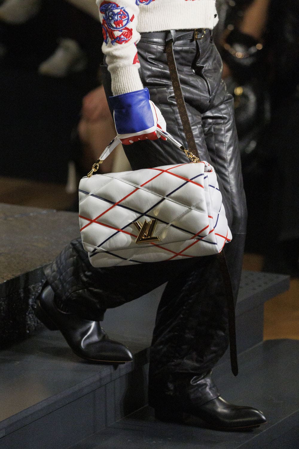 Louis Vuitton Otoño Invierno 2023 2024 Bolsos Runway Magazine 18