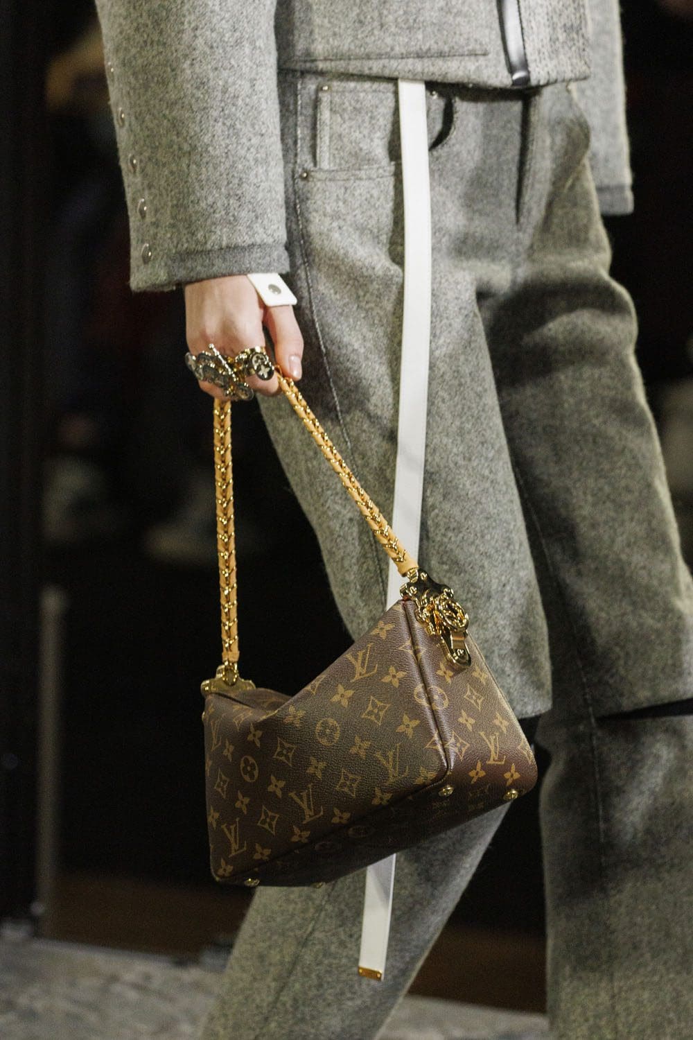 Louis Vuitton Otoño Invierno 2023 2024 Bolsos Runway Magazine 23