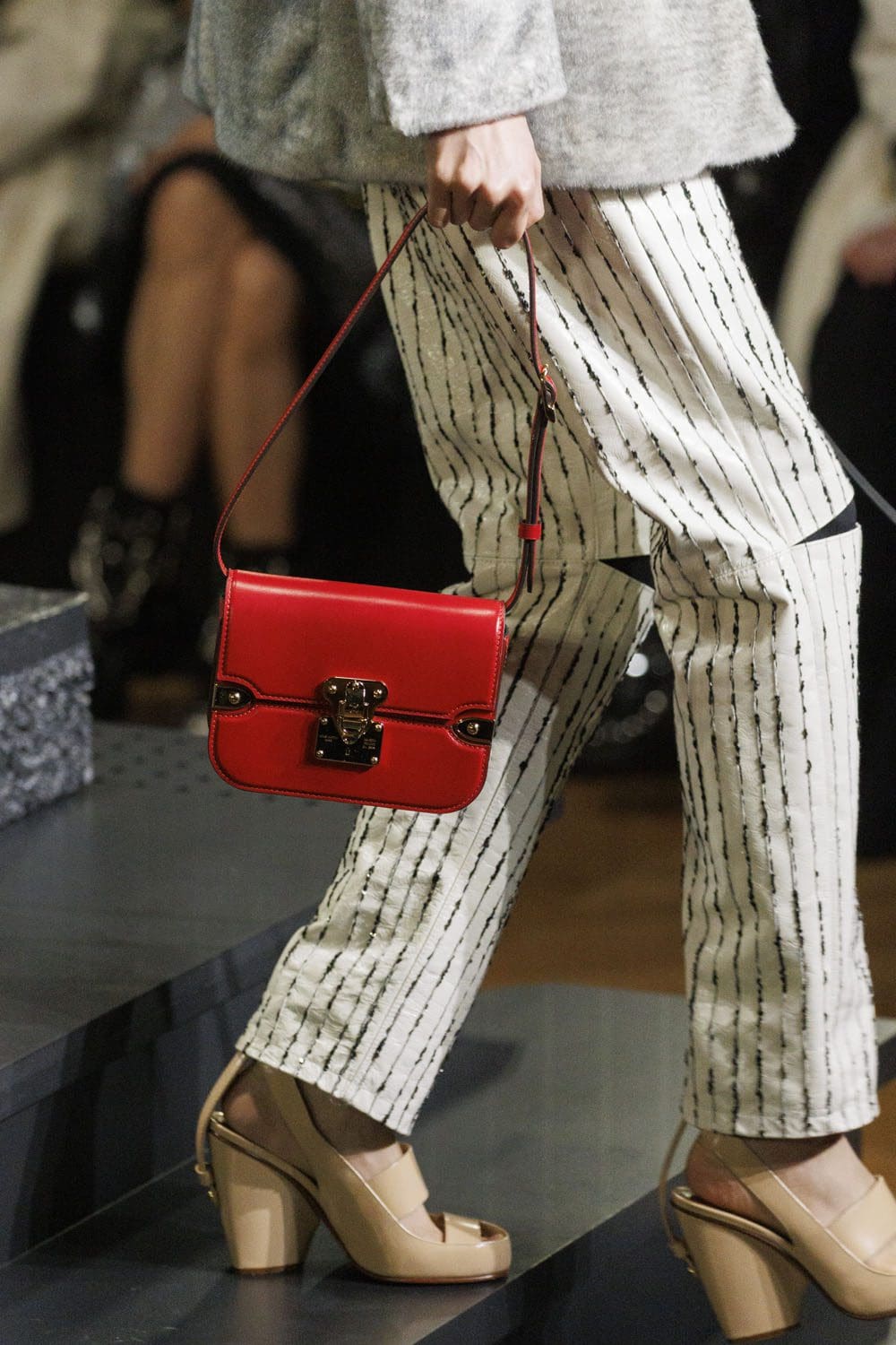 Louis Vuitton Otoño Invierno 2023 2024 Bolsos Runway Magazine 6