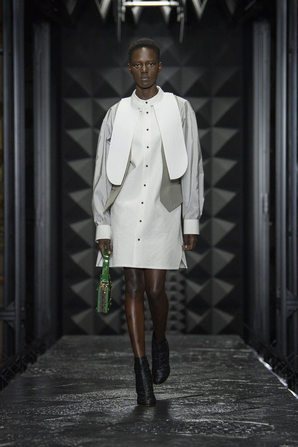 Louis Vuitton Otoño Invierno 2023 2024 Runway Magazine 11