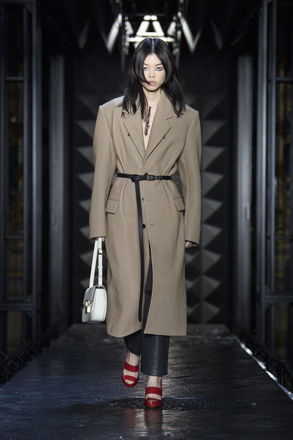 Louis Vuitton Otoño Invierno 2023 2024 Runway Magazine 14