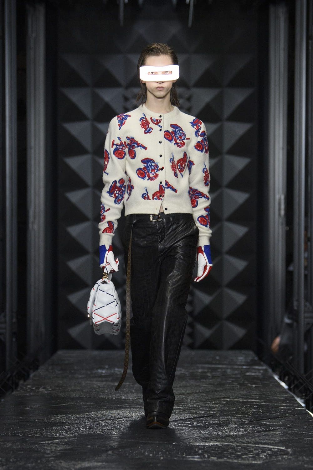Louis Vuitton Otoño Invierno 2023 2024 Runway Magazine 32