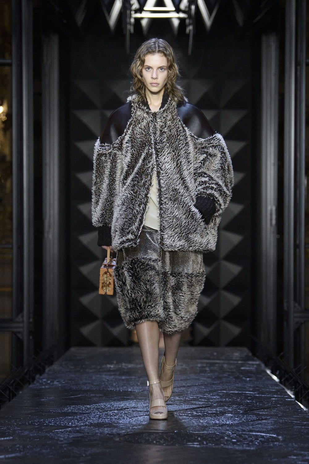 Louis Vuitton Otoño Invierno 2023 2024 Runway Magazine 37